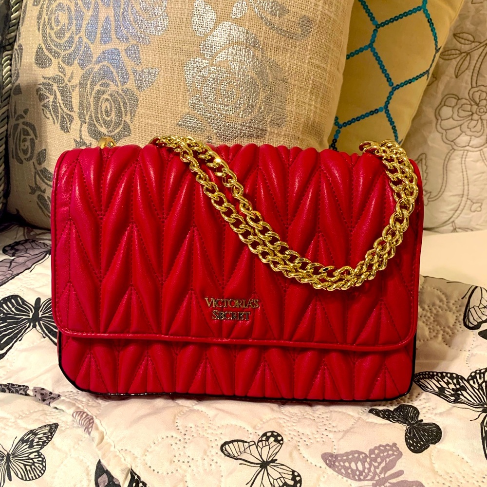 Victoria’s Secret Chevron quilt crossbody purse
